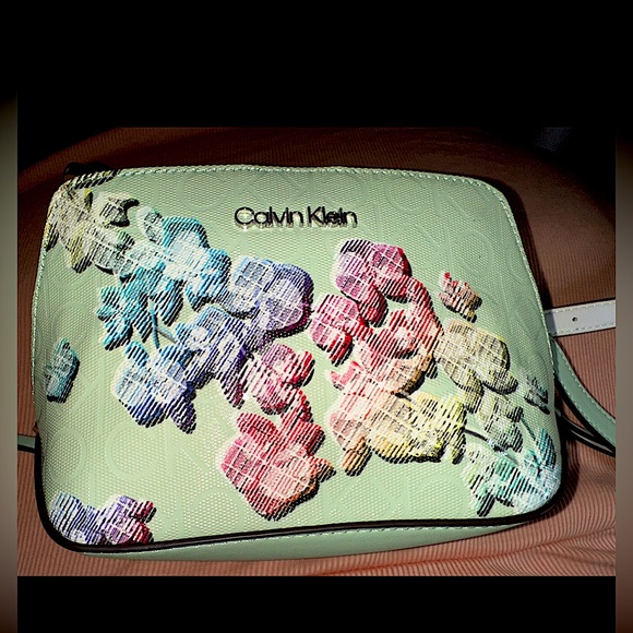 Calvin Klein Handbags - Calvin Klein Lucy Triple Compartment Shoulder Bag/crossbody bag